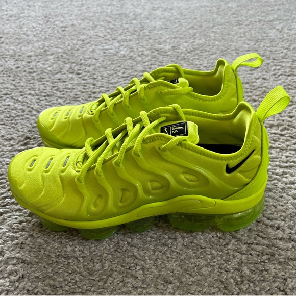 Nike Air Vapormax Plus Women’s Shoes - Picture 1 of 4